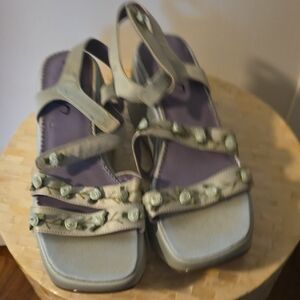 Stylish Women's Sandals in Gray